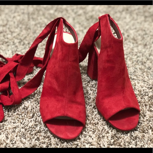 Only worn once - Picture 2 of 3